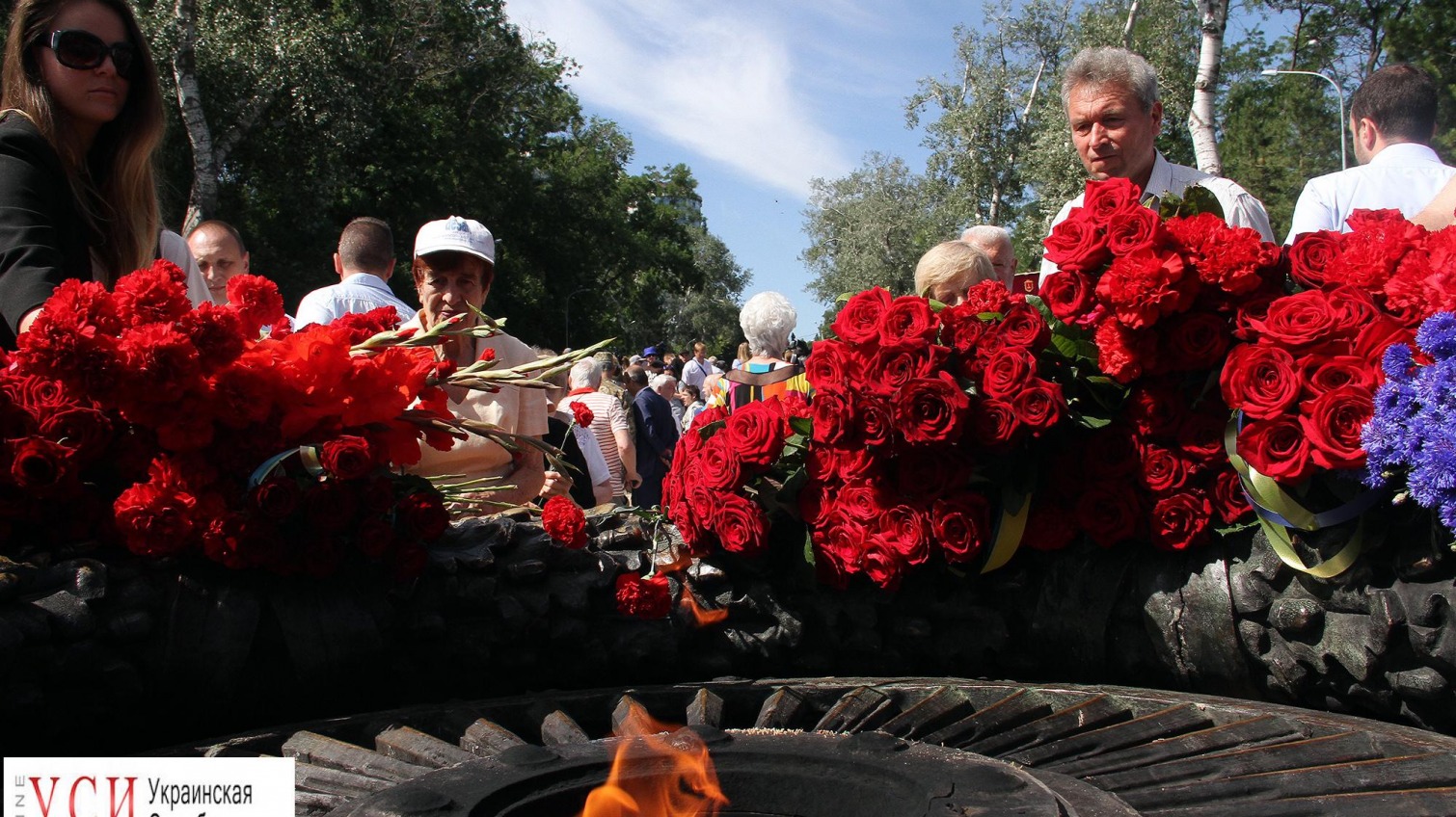 День скорби: на Аллее Славы почтили память погибших (фото) «фото»