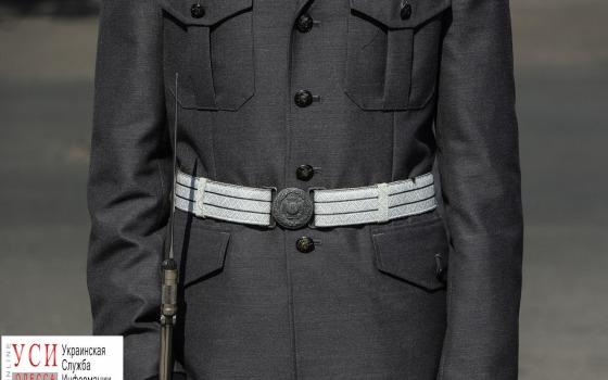 День Конституции Украины: одесситы возложили цветы к памятнику Шевченко (фоторепортаж) «фото»