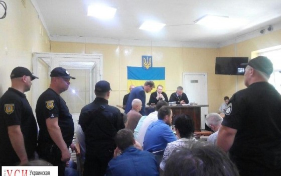 Суд по “делу 2 мая”: адвокаты подсудимых требуют вывести из зала активистов (фото) ОБНОВЛЕНО usionline.com Суд по “делу 2 мая”: адвокаты подсудимых требуют вывести из зала активистов (фото) ОБНОВЛЕНО «фото»