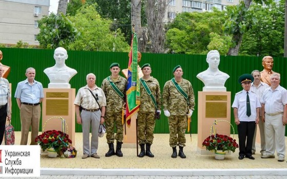 В Одессе открыли два новых памятника Героям Украины (фото) «фото»