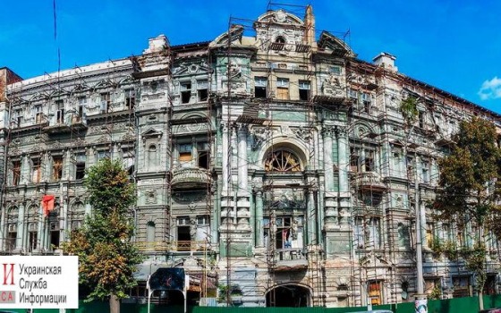 Неизвестные пытались разрушить стены Дома Руссова   «фото»