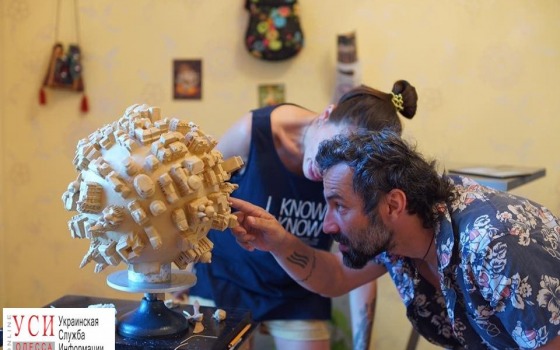 Популярный скульптор Милов создал детальный глобус Одессы (фото) «фото»