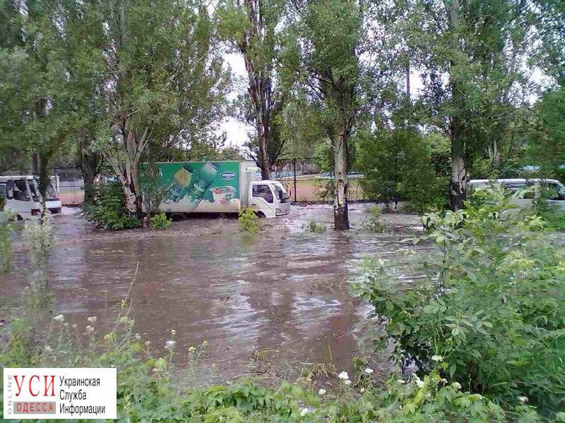 На Черноморск обрушилась гроза: город “поплыл” (фото) «фото»