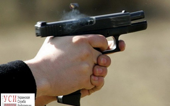 Стрельба в Черноморске: рецидивист ранил друга и сбежал «фото»