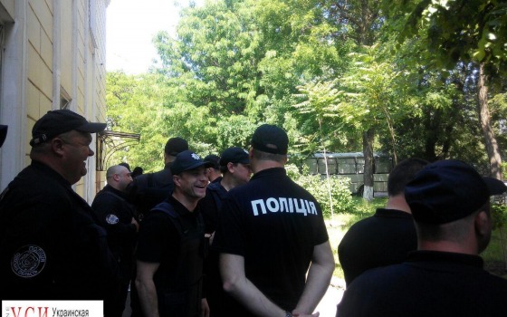 Заседание по “делу 2 мая” закончилось потасовкой с применением элекрошокера (видео) usionline.com Заседание по “делу 2 мая” закончилось потасовкой с применением элекрошокера (видео) «фото»