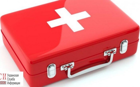 Детские ножницы и тесьма: что лежит в аптечке одесских патрульных (фото) «фото»