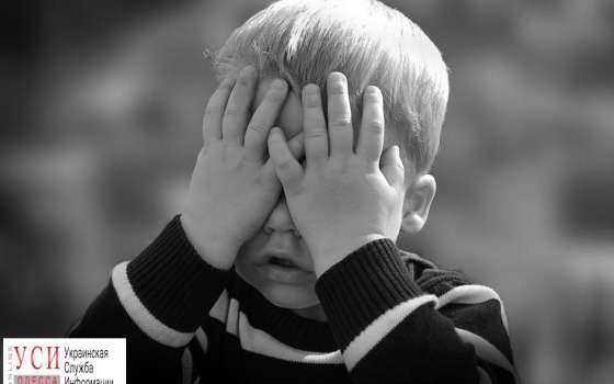 Второй этаж: 5-летний мальчик решил выйти с балкона с зонтиком usionline.com Второй этаж: 5-летний мальчик решил выйти с балкона с зонтиком «фото»