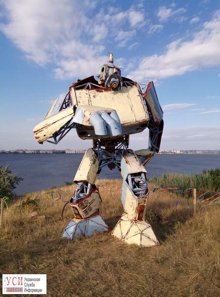 Гигантский трансформер, созданный одесским скульптором, стал частью масштабного музыкального фестиваля (фото) «фото»