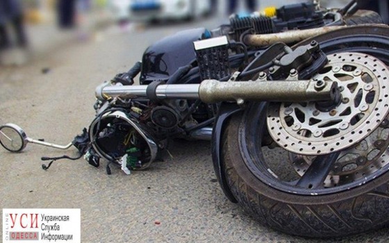 Влетел в дерево: в Одесской области разбился мотоциклист «фото»