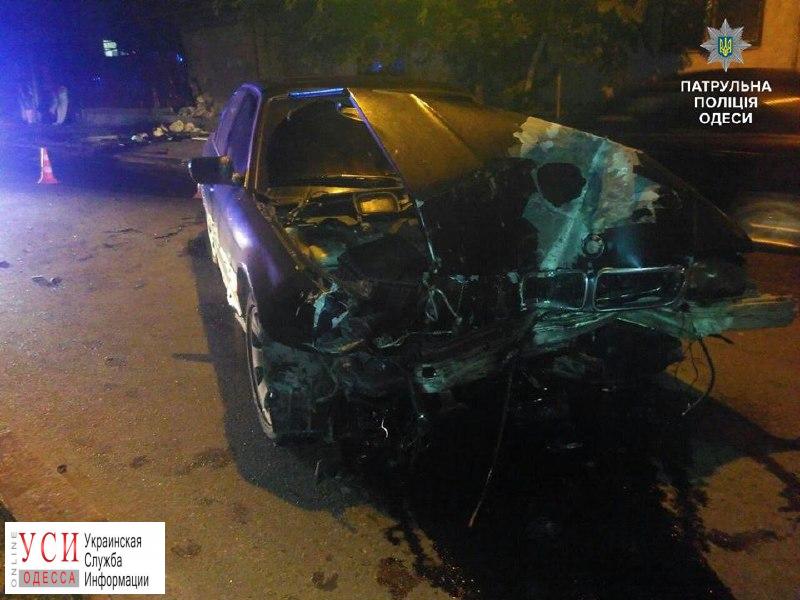 В Одессе пьяный водитель иномарки влетел в стену дома «фото»