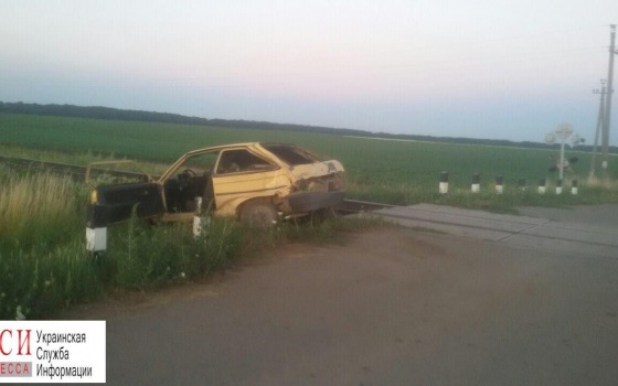 Поезд протаранил легковушку: в больнице полуторагодовалый ребенок «фото»