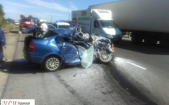 Есть погибшие и пострадавшие: автобус “Одесса-Киев” попал в аварию (ФОТО) «фото»