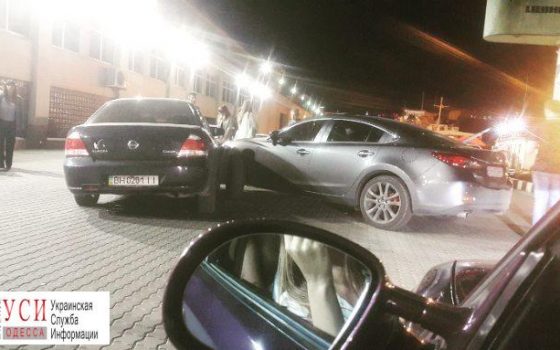 На причале морвокзала столкнулись две иномарки (фото) «фото»