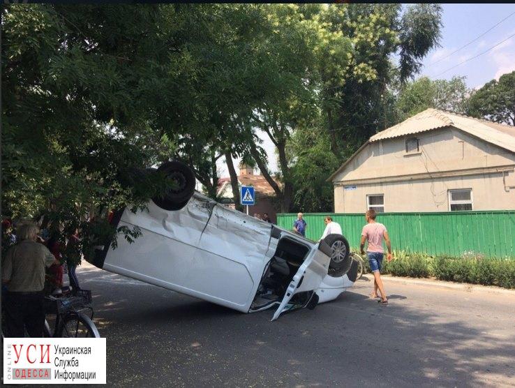 В Измаиле перевернулся микроавтобус: пострадало два человека (фото) «фото»
