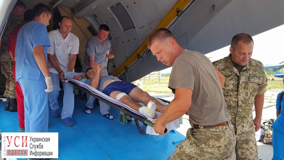 В Одессу прибыл борт с ранеными из зоны АТО: есть пострадавшие в тяжелом состоянии «фото»