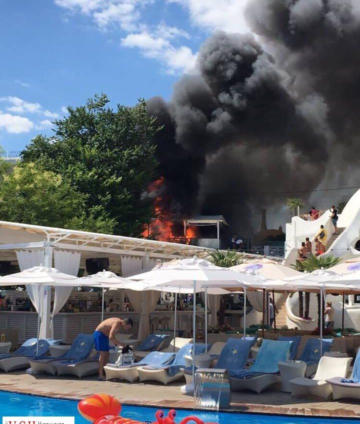 Пожар в Аркадии: спасатели выехали к клубу “Ibiza” (фото) «фото»