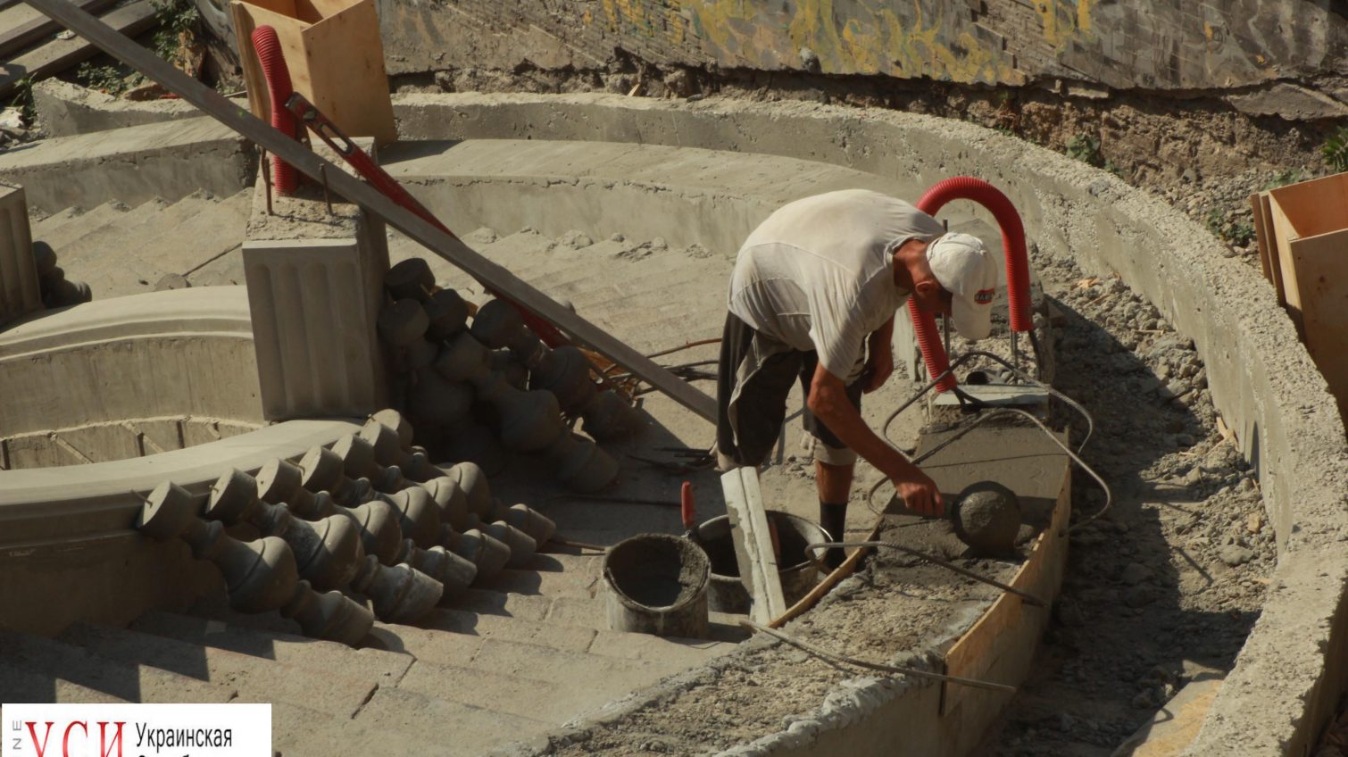 Мост Коцебу: рабочие строят лестницы и роют новые огромные ямы (фоторепортаж) «фото»