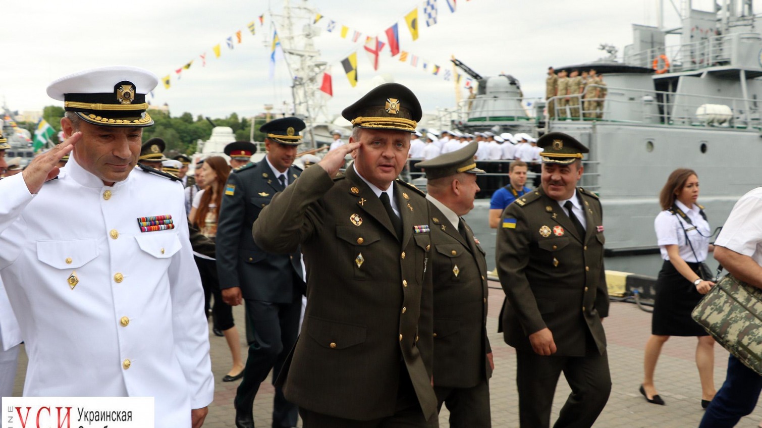 Авиашоу и водолазы: в Одессе отмечают 25-летие ВМС (фоторепортаж) «фото»