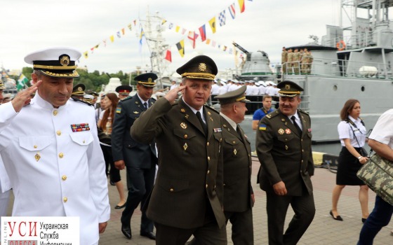 Авиашоу и водолазы: в Одессе отмечают 25-летие ВМС (фоторепортаж) «фото»