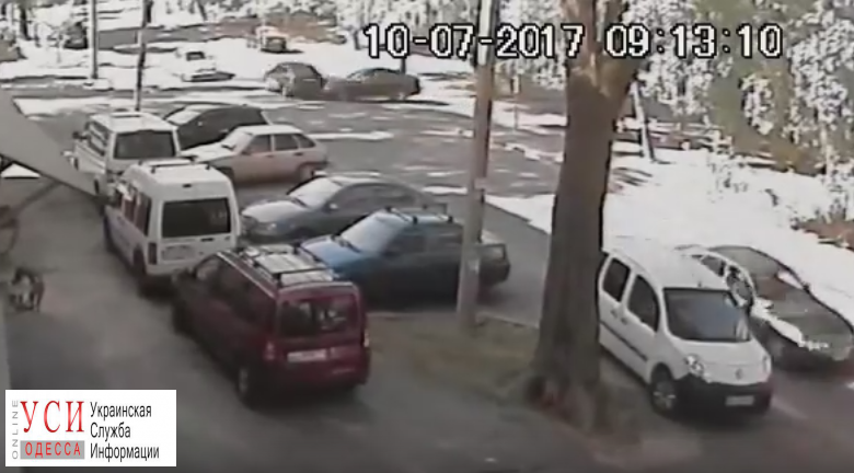 На Молдаванке столкнулись четыре автомобиля (видео) «фото»