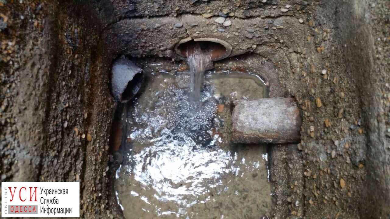 ЖКС три дня не пускает воду в жилой дом после ремонта прорыва (фото) «фото»