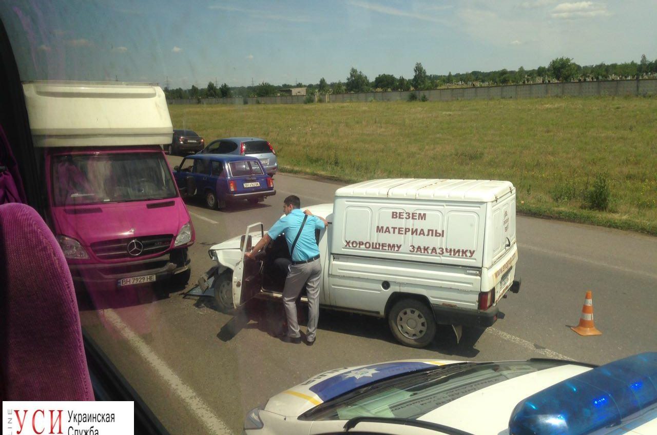 ДТП на Объездной дороге: водители стоят в десятибалльной пробке (фото) «фото»
