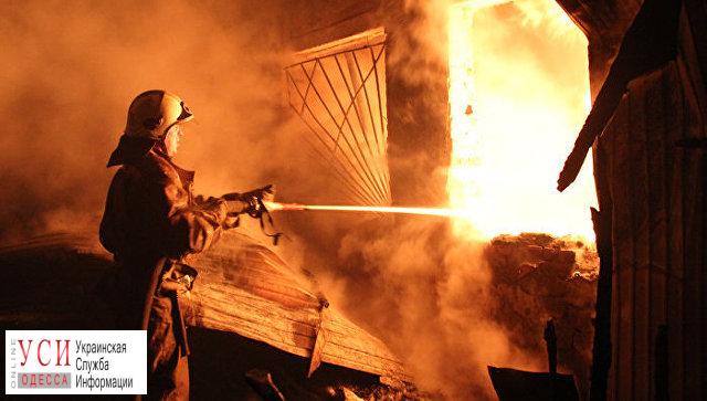 В центре Одессы загорелся жилой дом «фото»