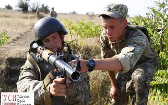 Первокурсиники Одесской военной академии стреляли и ложились под танки (фото) «фото»