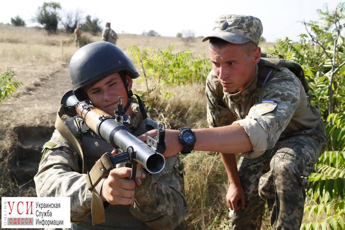 Первокурсиники Одесской военной академии стреляли и ложились под танки (фото) «фото»