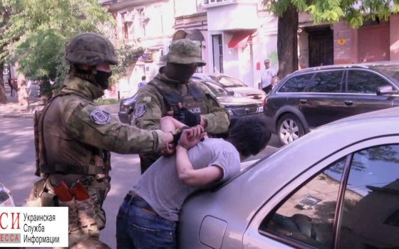 “Автоподстава”: в Одессе задержали иностранца-вымогателя (фото) «фото»