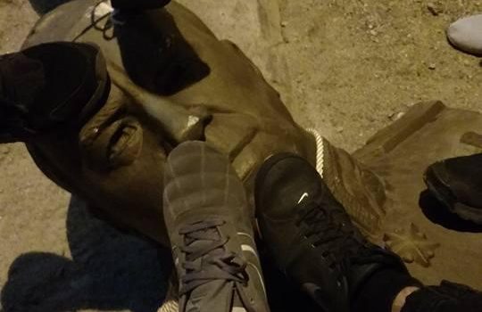 Разбитый Жуков: полиция расследует хулиганство «фото»