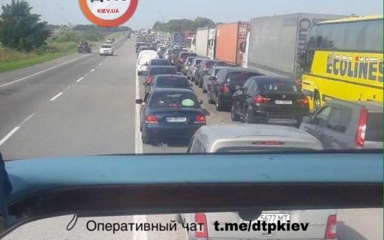 Конец лета: сотни машин застряли в пробке на трассе Одесса-Киев (фото) «фото»