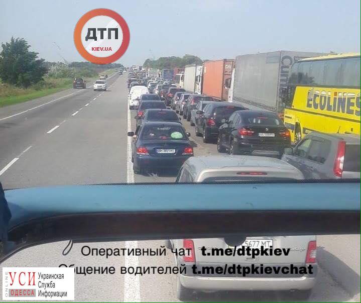 Конец лета: сотни машин застряли в пробке на трассе Одесса-Киев (фото) «фото»
