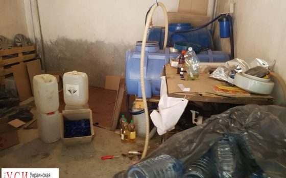 В Одесской области закрыли производство “паленого” коньяка и водки usionline.com В Одесской области закрыли производство “паленого” коньяка и водки «фото»