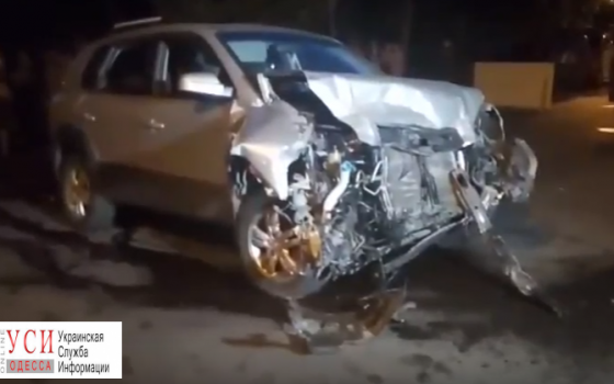 Внедорожник перевернул маршрутку на Молдаванке: в больнице семеро пассажиров автобуса (видео) usionline.com Внедорожник перевернул маршрутку на Молдаванке: в больнице семеро пассажиров автобуса (видео) «фото»