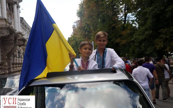 День Независимости на колесах: в Одессе прошел патриотический автопробег (фоторепортаж) «фото»