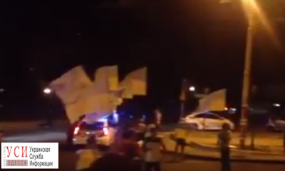 Провокация в центре Одессы: неизвестные активисты перекрыли дорогу (видео) «фото»
