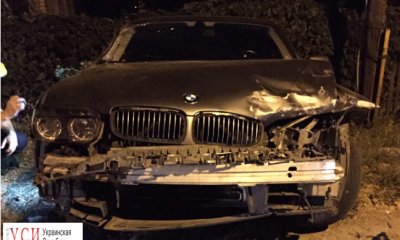 В Одессе водитель элитного авто сбежал с места серьезной аварии (фото, видео) «фото»