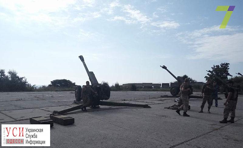 В Черноморском порту развернули артиллерию и укрепился отряд морпехов (фото) «фото»