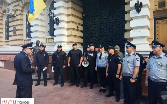 В Одессе проводится масштабная полицейская спецоперация: правоохранителей подняли по тревоге в 5 утра (фото) «фото»