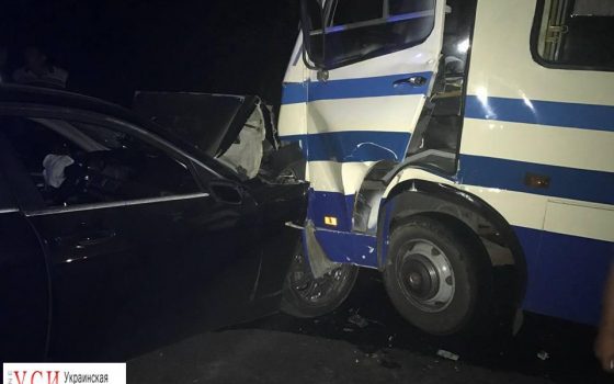 Под Одессой маршрутка столкнулась с седаном: семеро пострадали (фото) «фото»