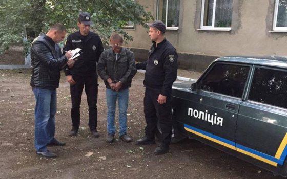 В Одесской области задержали мужчину, подозреваемого в убийстве 16-летней девочки (фото) usionline.com В Одесской области задержали мужчину, подозреваемого в убийстве 16-летней девочки (фото) «фото»