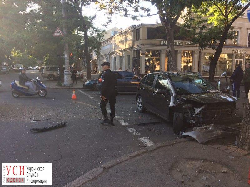В центре Одессы в час-пик столкнулись два автомобиля (фотофакт) usionline.com В центре Одессы в час-пик столкнулись два автомобиля (фотофакт) «фото»