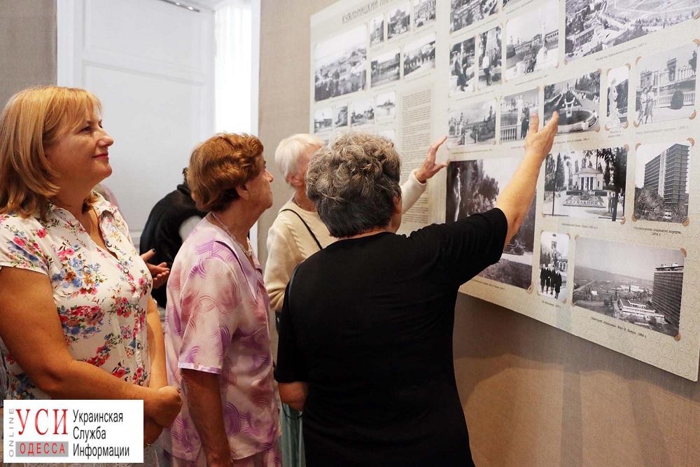 Губернатор Степанов открыл выставку “Одесса в старых фотографиях” (фото) «фото»