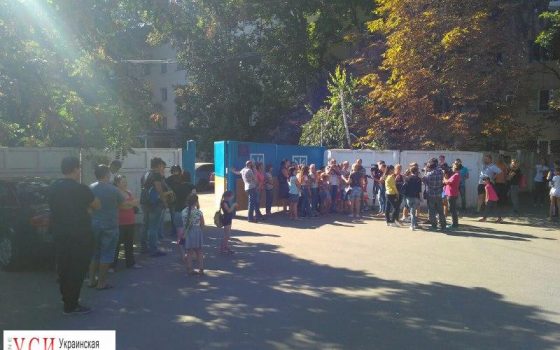 Дети из коллектива “Адель” возмущены обвинениями в адрес своего руководителя usionline.com Дети из коллектива “Адель” возмущены обвинениями в адрес своего руководителя «фото»