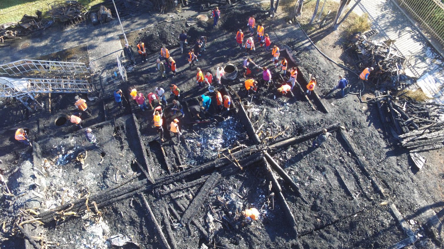 Пожар в лагере “Виктория”: городские власти сэкономили на огнезащите здания «фото»