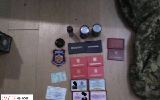 В Одессе двое мужчин под видом правоохранителей промышляли разбоями и грабежами (фото) «фото»