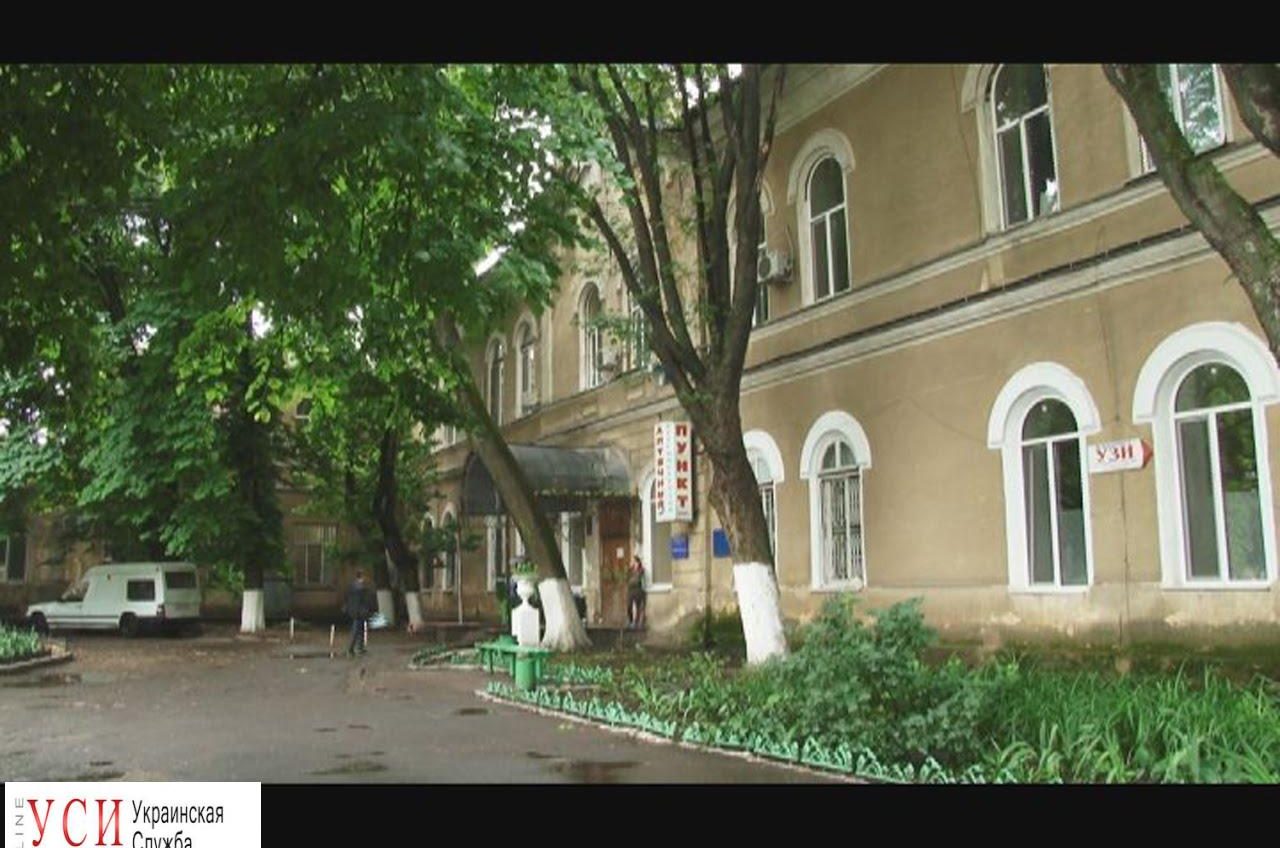 Труханов отдает в аренду гигантское помещение в Еврейской больнице «фото»