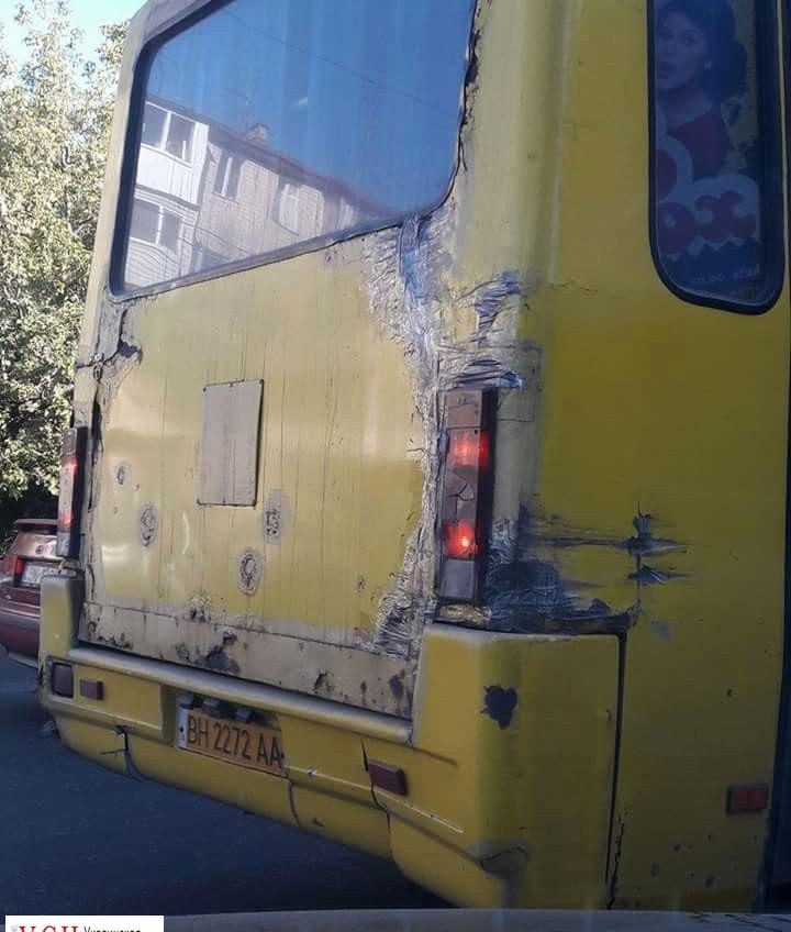 В Одессе маршрутки “ремонтируют” при помощи скотча (фотофакт) «фото»