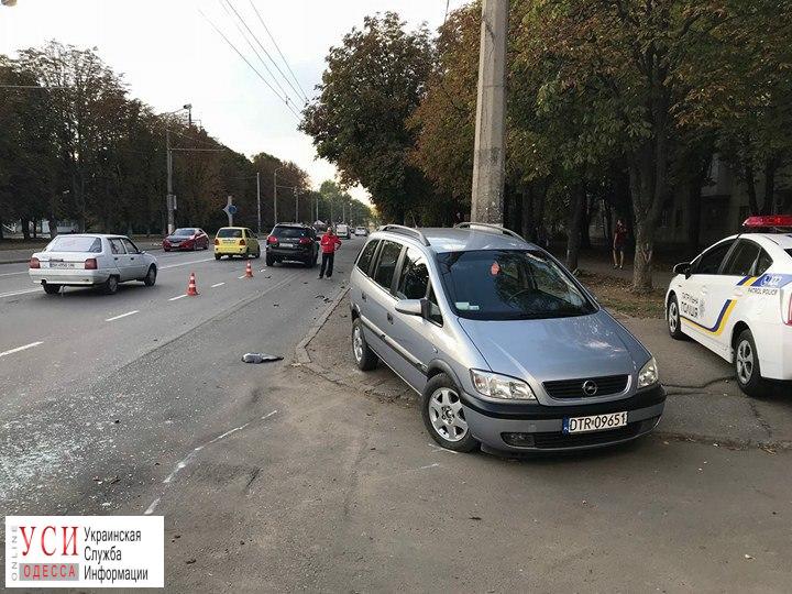В Одессе в припаркованное авто влетела иномарка: есть пострадавшие (фото) «фото»
